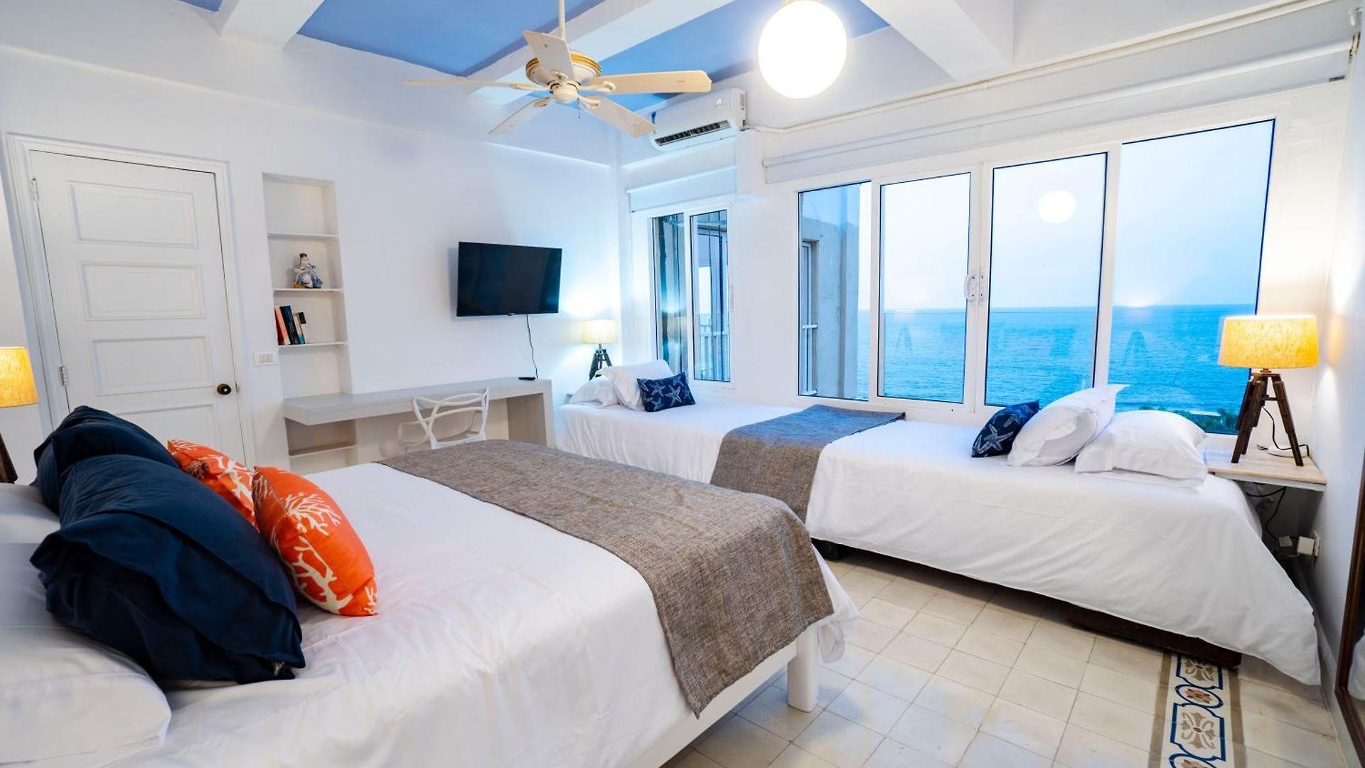 Renovated With Ocean View In Historic Center! Cartagena