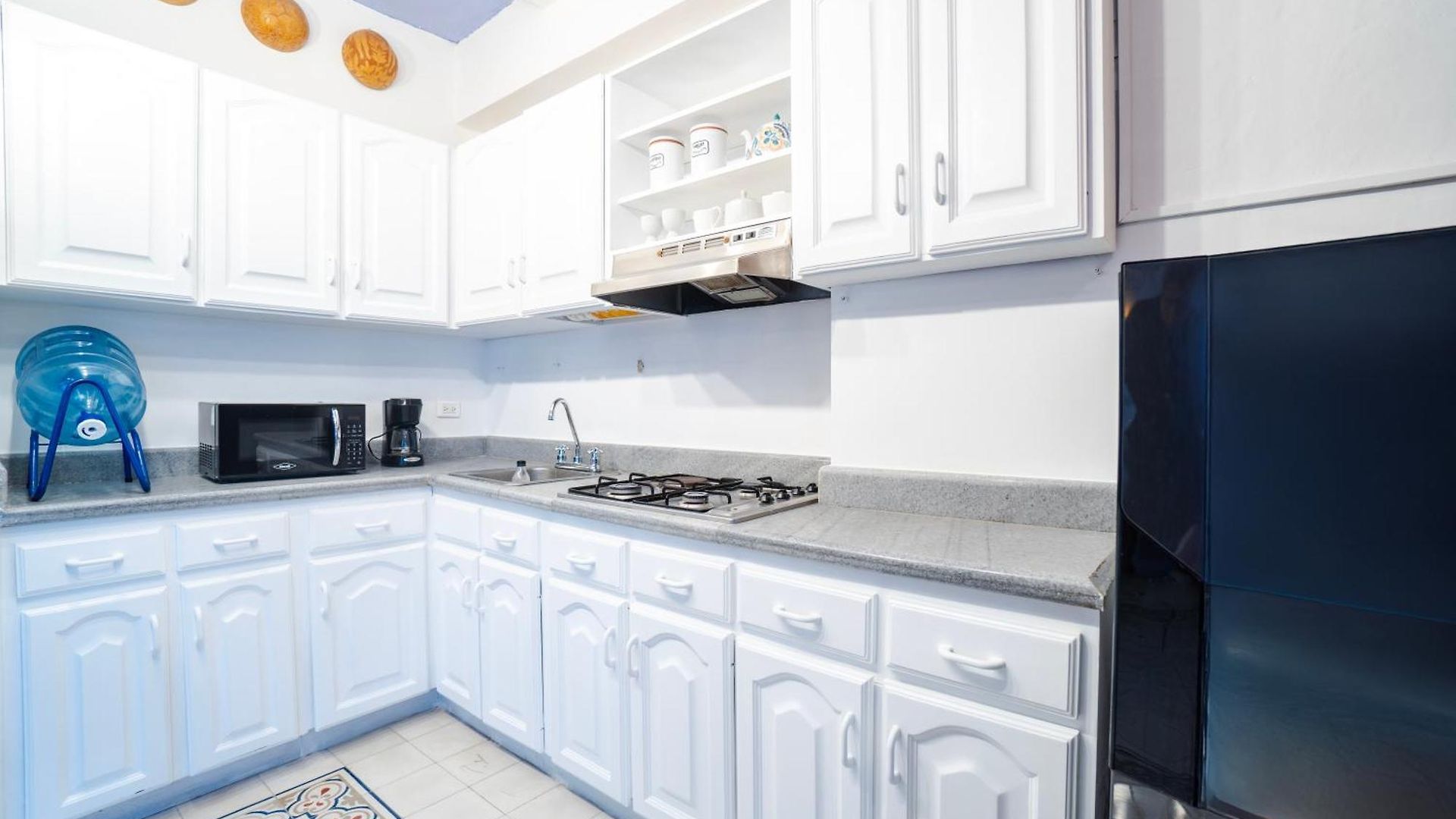 Renovated With Ocean View In Historic Center!
