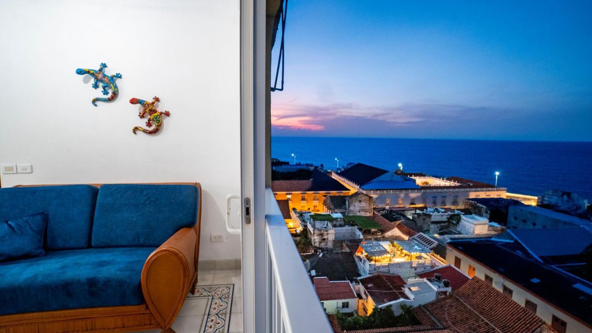 Renovated With Ocean View In Historic Center! Apartamento