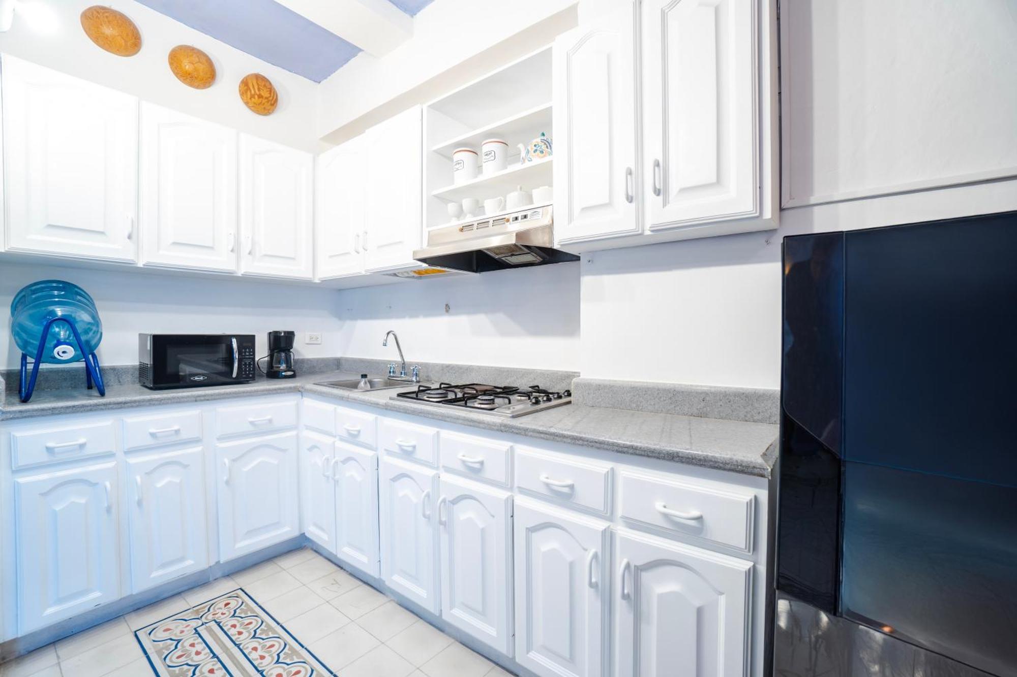 Renovated With Ocean View In Historic Center!