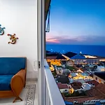 Renovated With Ocean View In Historic Center!